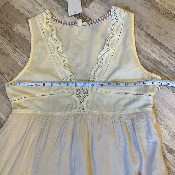 Hem & Thread Cream Dress - Picture 10 of 11